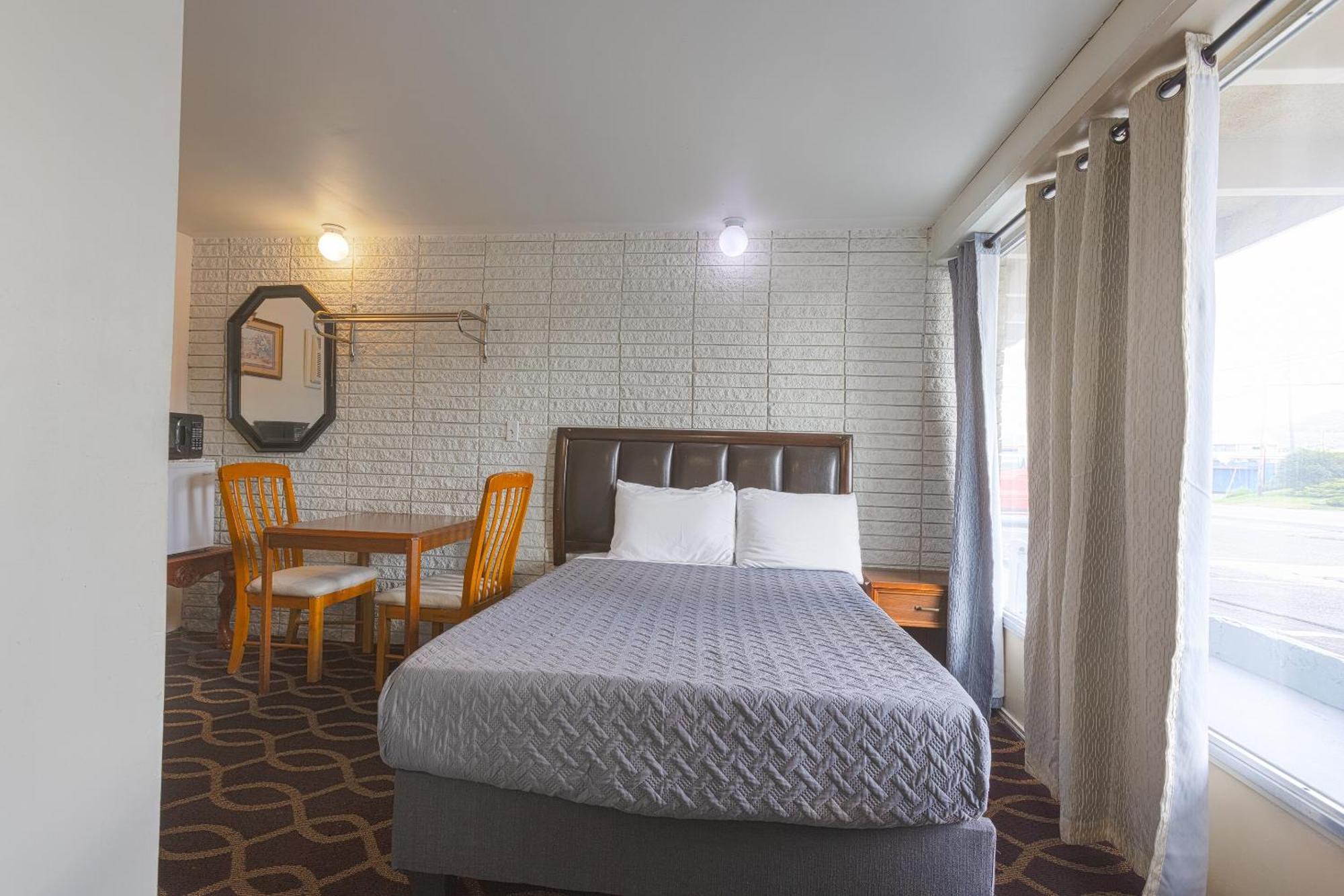 Sonrise Inn Lincoln Hwy By Oyo Breezewood Eksteriør billede