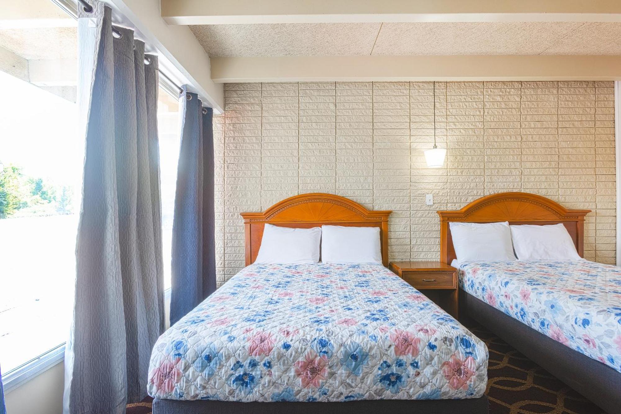 Sonrise Inn Lincoln Hwy By Oyo Breezewood Eksteriør billede
