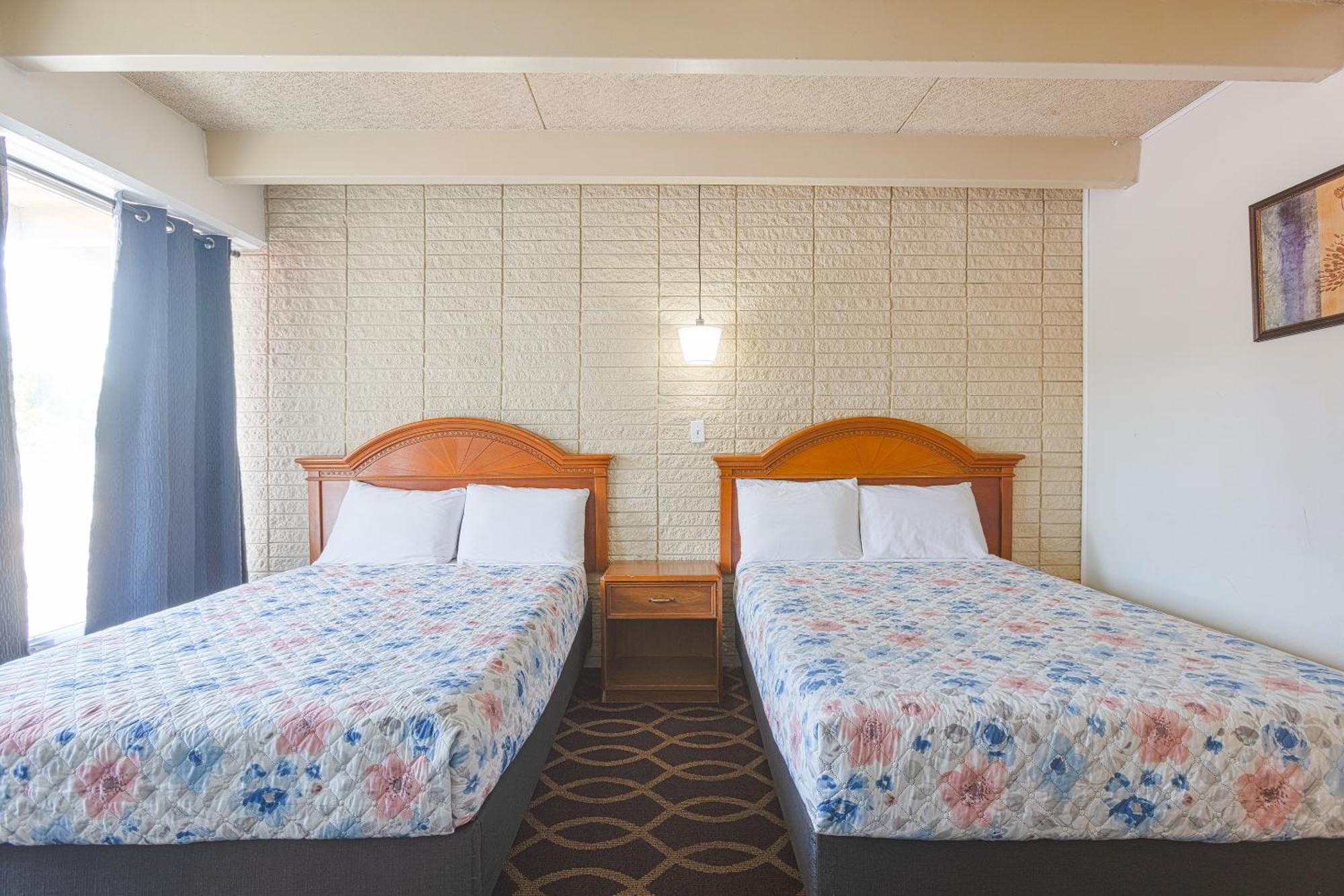Sonrise Inn Lincoln Hwy By Oyo Breezewood Eksteriør billede