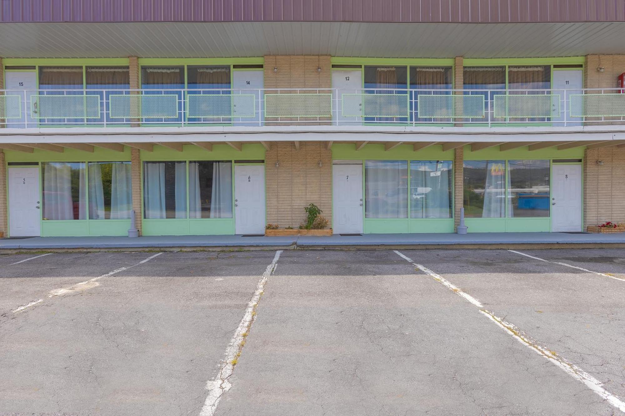 Sonrise Inn Lincoln Hwy By Oyo Breezewood Eksteriør billede