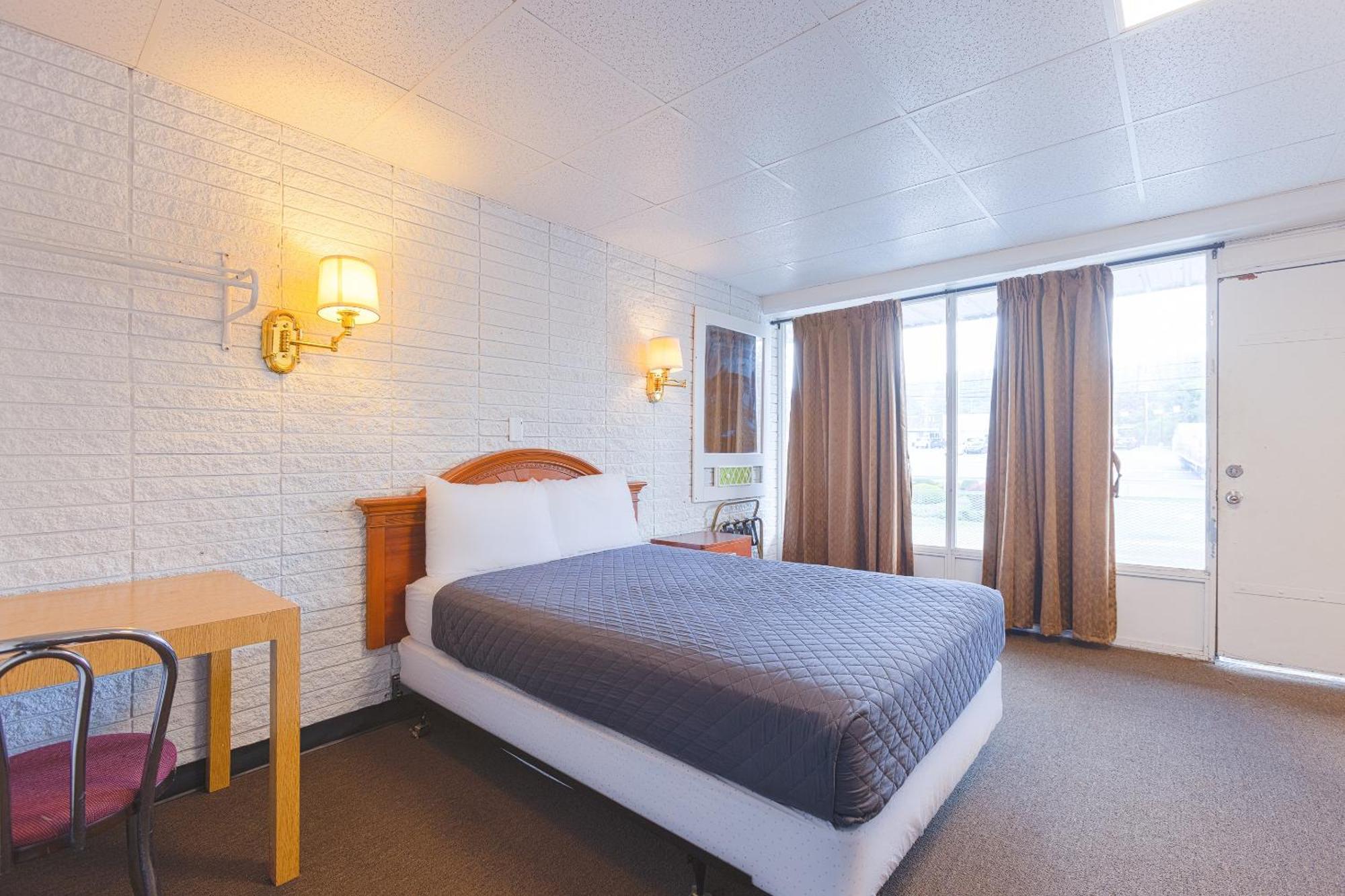 Sonrise Inn Lincoln Hwy By Oyo Breezewood Eksteriør billede