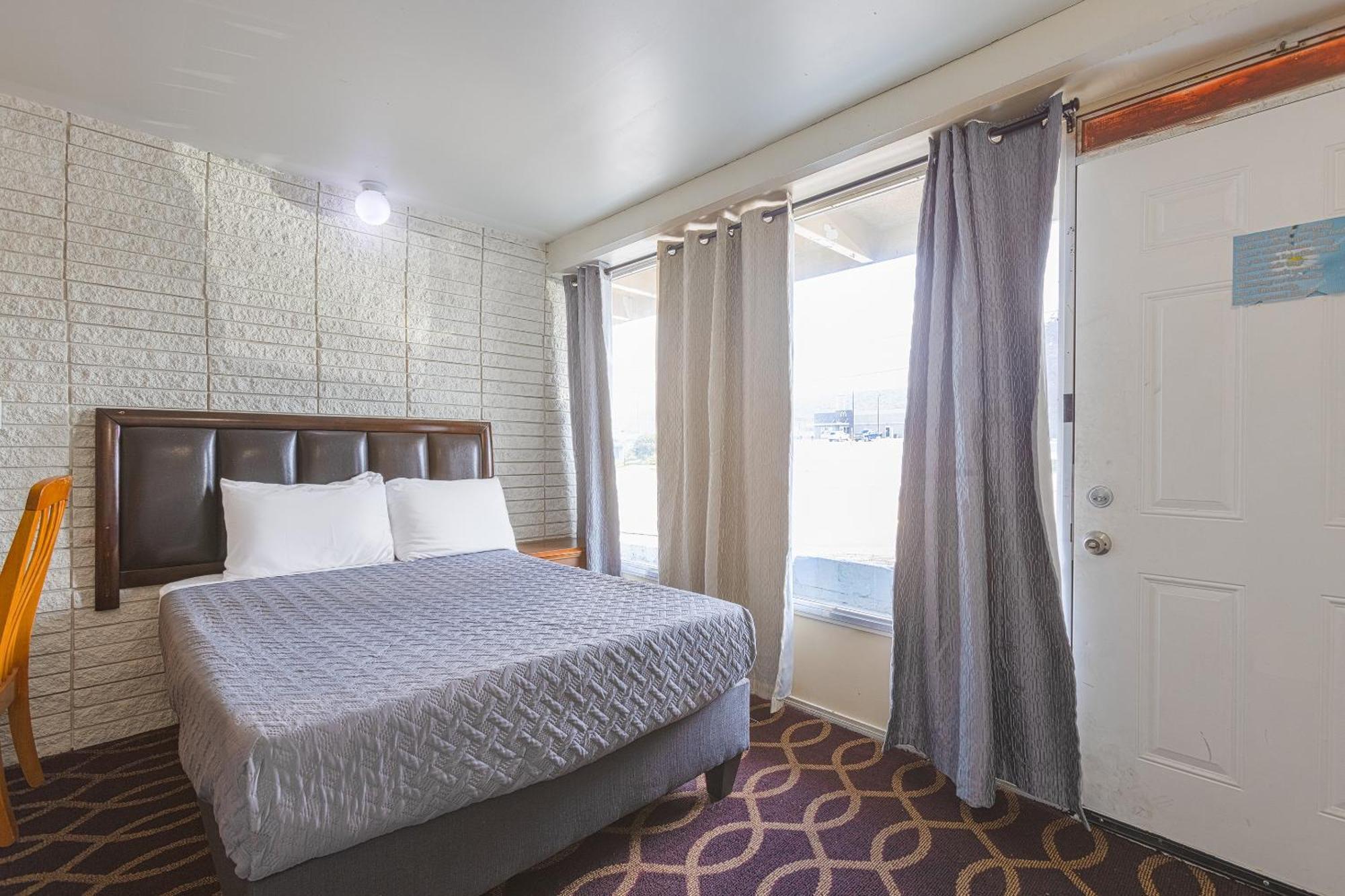 Sonrise Inn Lincoln Hwy By Oyo Breezewood Eksteriør billede