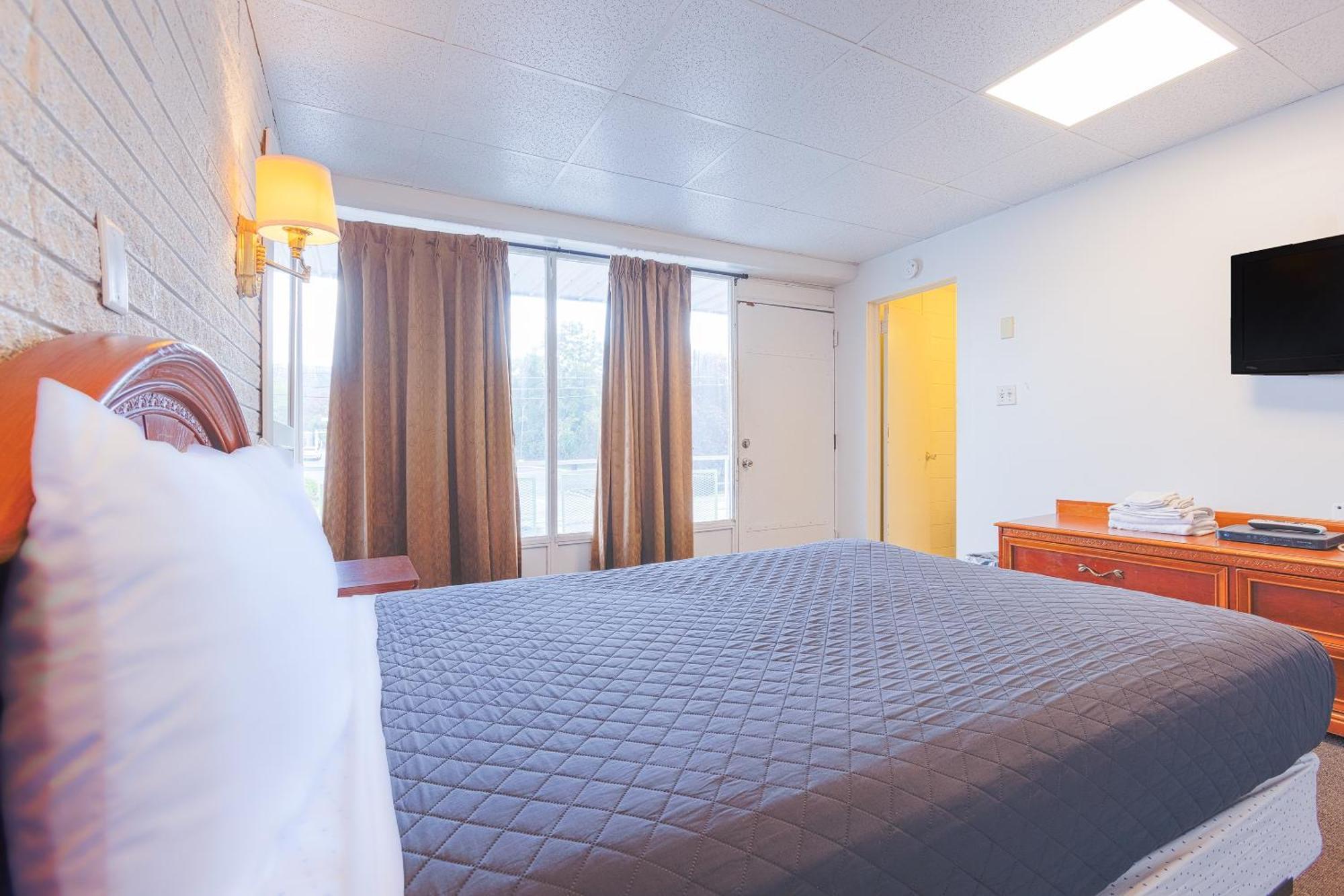 Sonrise Inn Lincoln Hwy By Oyo Breezewood Eksteriør billede