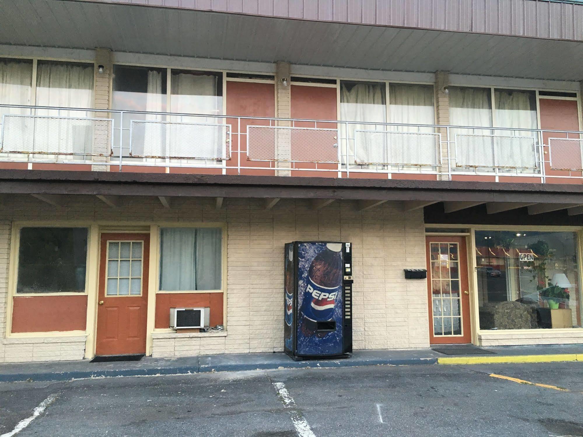 Sonrise Inn Lincoln Hwy By Oyo Breezewood Eksteriør billede